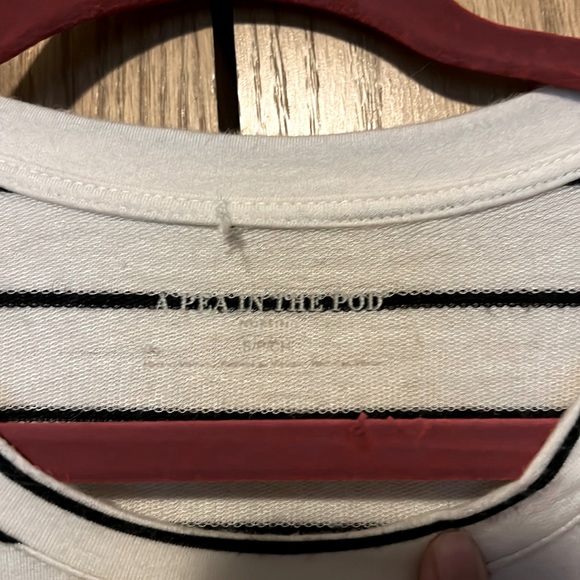 A Pea in the Pod Nursing Top - Picture 2 of 2